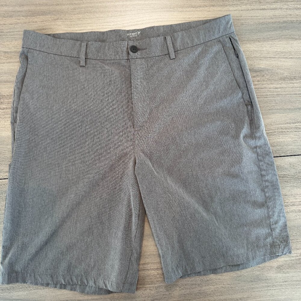 Old Navy Men's Grey Active Short